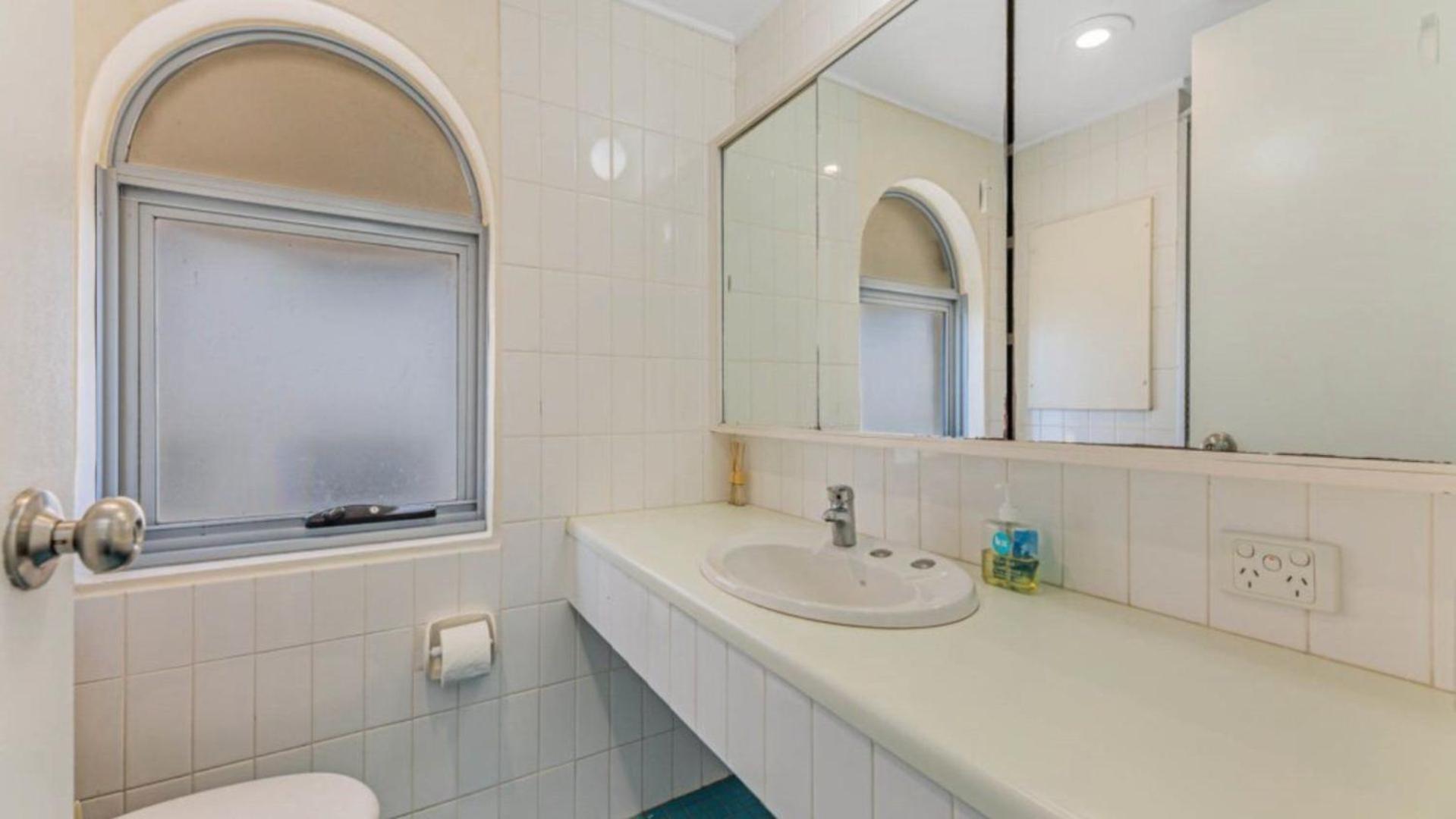 Apartment #6 Seaspray, Kings - Absolute Waterfront Caloundra